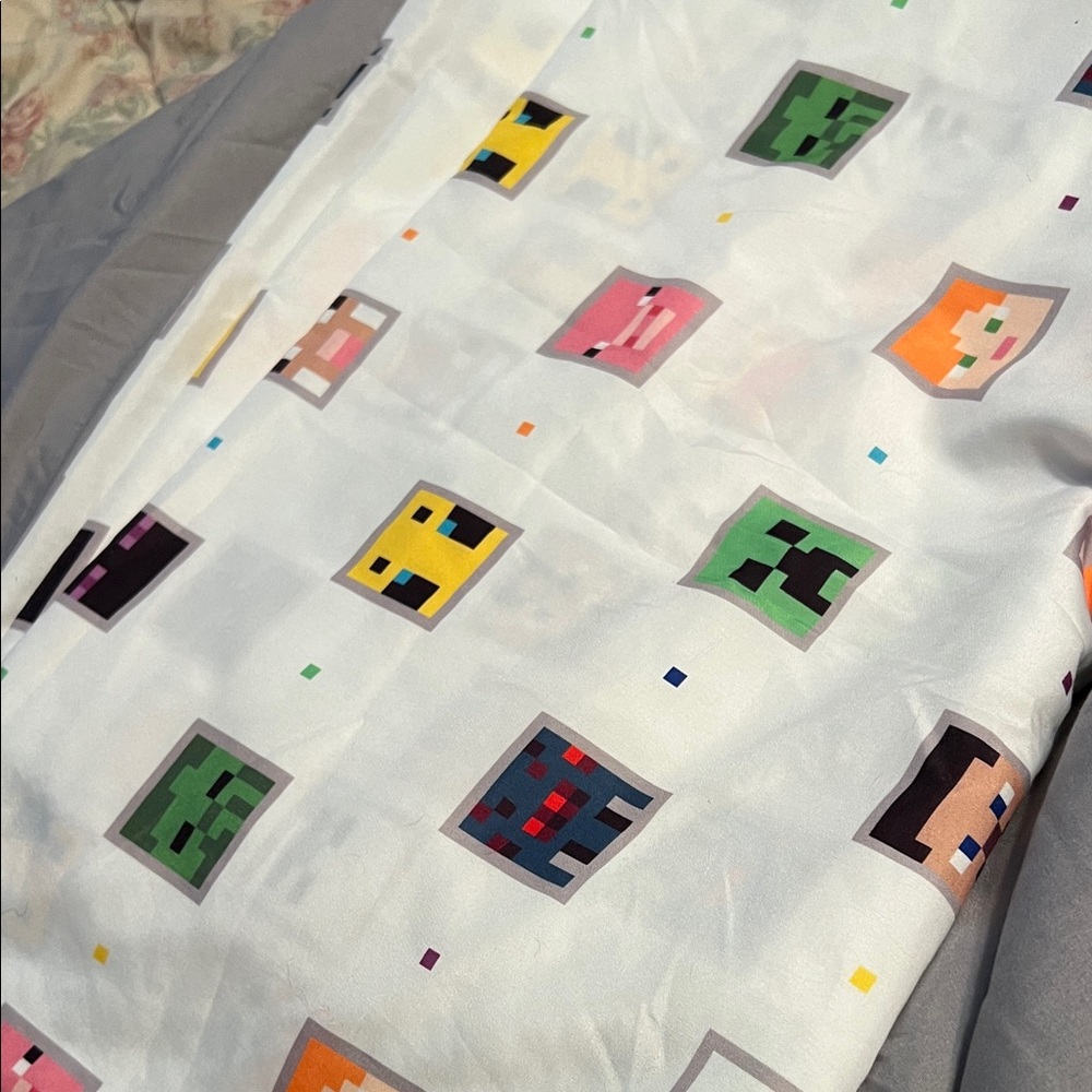 Minecraft full comforter - Picture 3 of 5